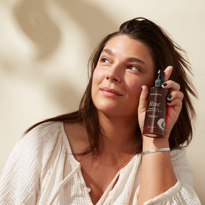 Apoterra Rose Hydrating Mist model shot